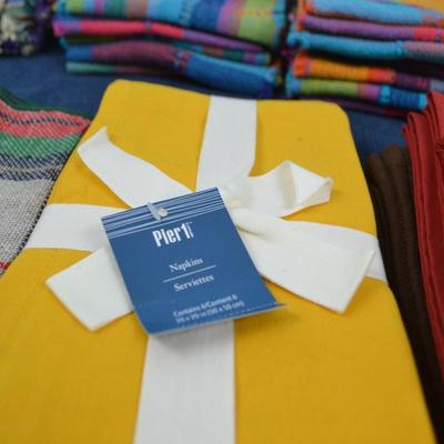 LOT 306 NAPKINS, AND NAPKIN RINGS