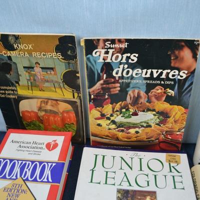 LOT 312. COOK BOOK COLLECTION