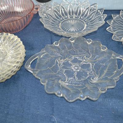 LOT 313. GLASSWARE PLATES