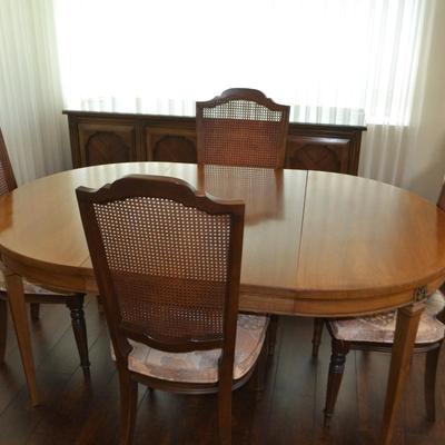 LOT 322.  VINTAGE DINING TABLE WITH CANE BACK CHAIRS