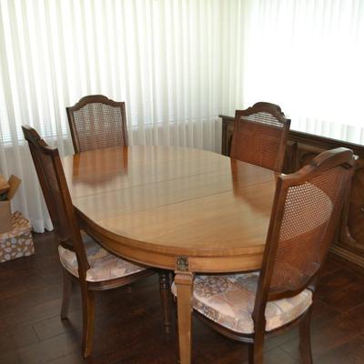 LOT 322.  VINTAGE DINING TABLE WITH CANE BACK CHAIRS