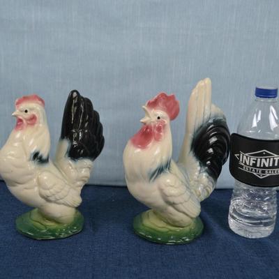 LOT 323.  VINTAGE DECORATIVE CHICKENS BY ROYAL COPLEY