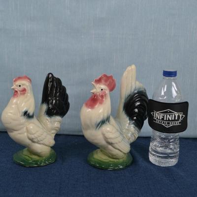 LOT 323.  VINTAGE DECORATIVE CHICKENS BY ROYAL COPLEY