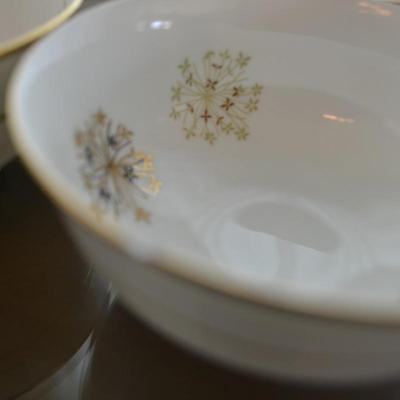 LOT 325. VINTAGE MID CENTURY MODERN NORITAKE SNOWFLAKE FINE CHINA SET