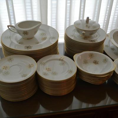 LOT 325. VINTAGE MID CENTURY MODERN NORITAKE SNOWFLAKE FINE CHINA SET