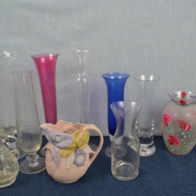 LOT 331. VASES AND HOME DECOR