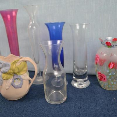 LOT 331. VASES AND HOME DECOR