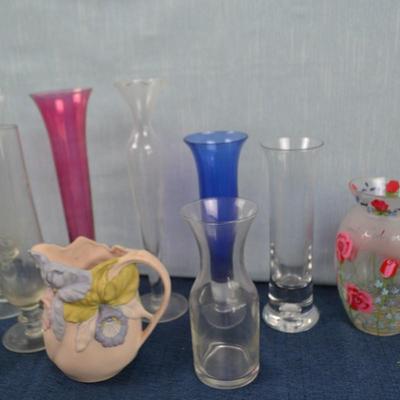 LOT 331. VASES AND HOME DECOR