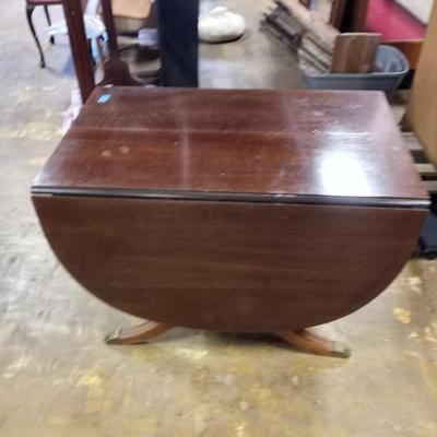 Duncan Phyfe Drop Leaf Table