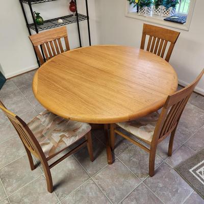 Solid Wood Table w 4 Chairs Made in Italy 48