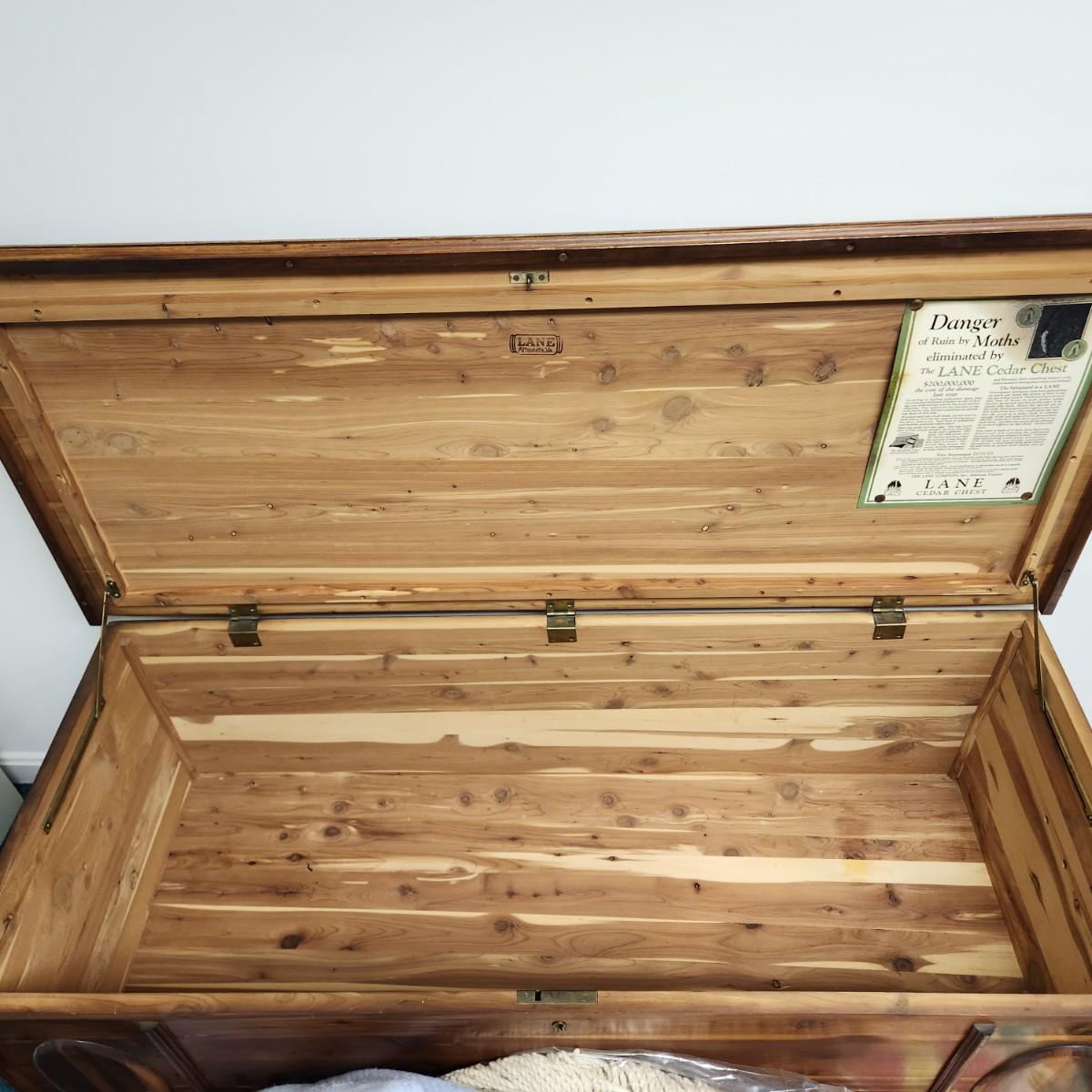 Vintage Lane Cedar Chest on casters 48x20x20