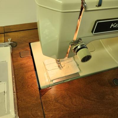 Sears Kenmore 1570 Zig zag Sewing Machine w cabinet & Chair