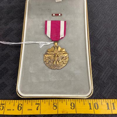 WW2 U.S. Army Meritorious Service Medal & Lapel Pin