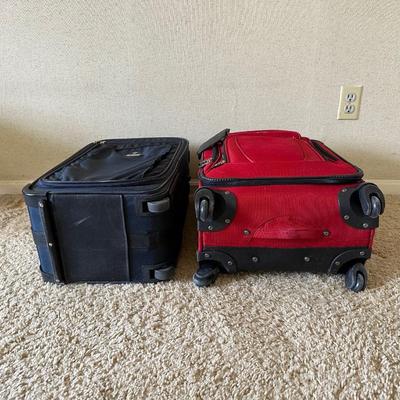 SAMSONITE 2 WHEELS AND AMERICAN TOURISTER WITH 4 WHEELS