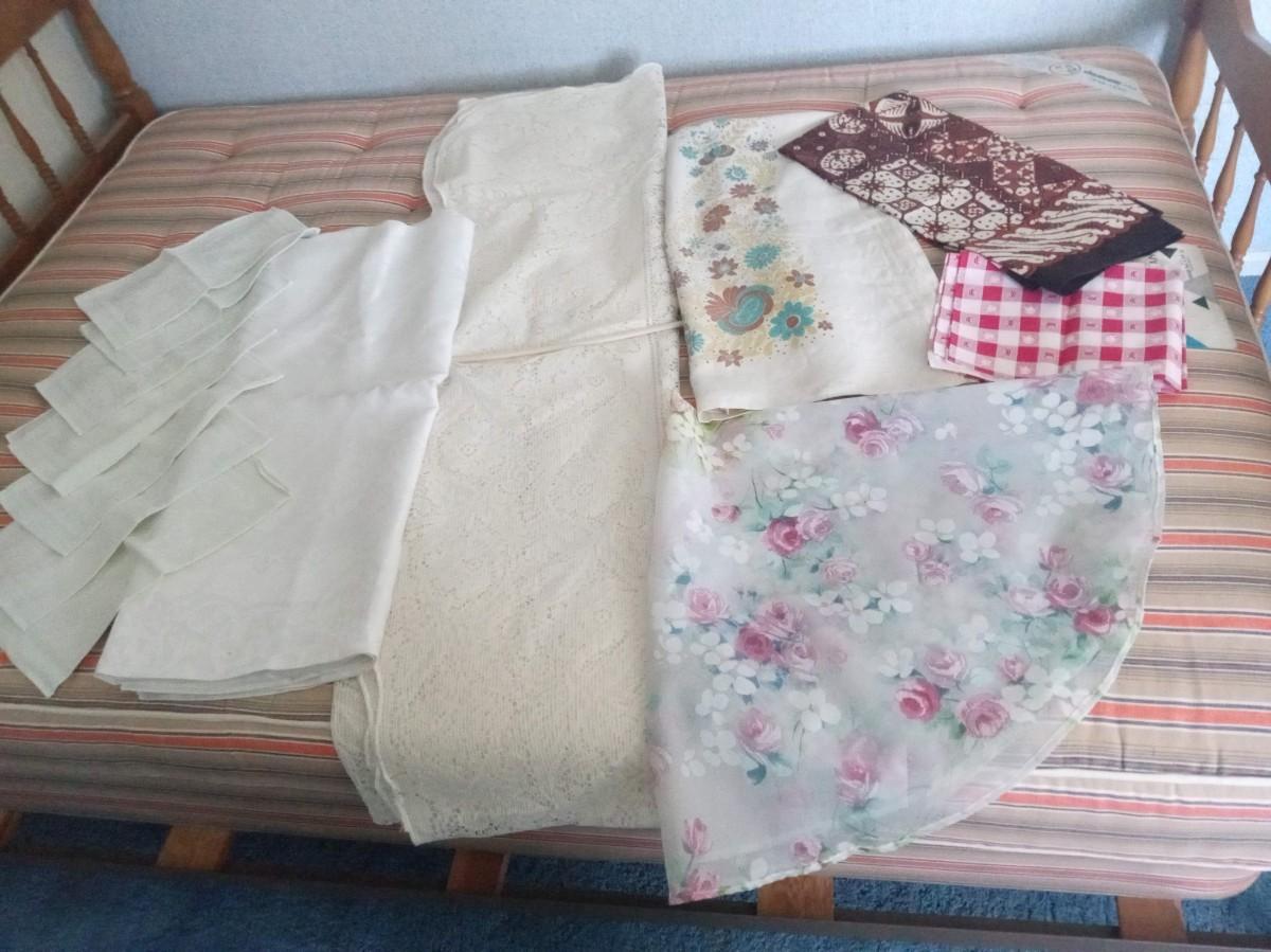 kitchen and table linens