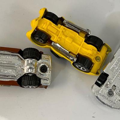 5 Die-Cast Cars Hot wheels