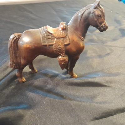 VINTAGE BRONZE COLORED LEAD METAL WESTERN HORSE STATUE AND GOLD PANNER FIGURES