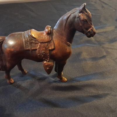 VINTAGE BRONZE COLORED LEAD METAL WESTERN HORSE STATUE AND GOLD PANNER FIGURES