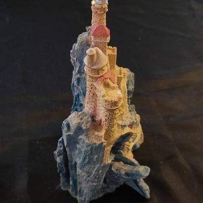 RAREST GEM DRAGONS OF THE WORLD COLLECTION FIGURE WITH CASTLE SPIRIT OF THE MUSGRAVITE
