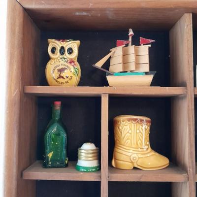 SHADOW BOX WITH LITTLE TRINKETS AND TREASURE COLLECTABLES
