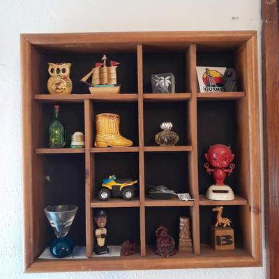 SHADOW BOX WITH LITTLE TRINKETS AND TREASURE COLLECTABLES