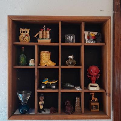 SHADOW BOX WITH LITTLE TRINKETS AND TREASURE COLLECTABLES