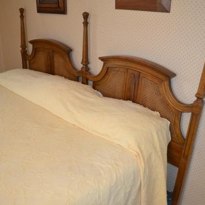 LOT 333. KING SIZE BED