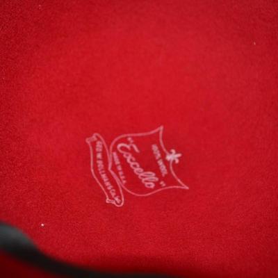 LOT 335. LADIES VINTAGE HAT