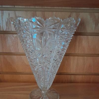 CRYSTAL DECANTER GLASS COMBO, BEAUTIFUL LEAD GLASS VASE WITH BIRD, AND PINK BOTTLE WITH STOPPER