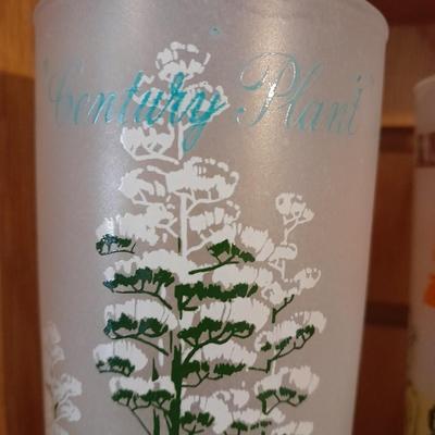 VINTAGE DRINKING GLASSES, ANTIQUE CARS AND A VINTAGE BLAKELY PREMIUM CACTUS FROSTED TUMBLER