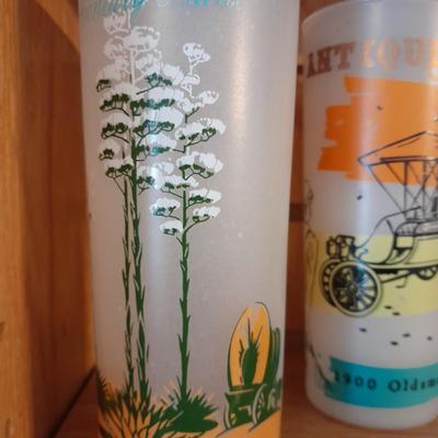 VINTAGE DRINKING GLASSES, ANTIQUE CARS AND A VINTAGE BLAKELY PREMIUM CACTUS FROSTED TUMBLER