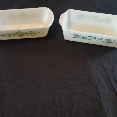 TWO VINTAGE  BREAD PANS GLASBAKE 1.5 QT FIREKING BLUE HEAVEN PATTERN RETRO PATTERN!