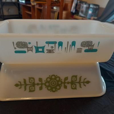 TWO VINTAGE  BREAD PANS GLASBAKE 1.5 QT FIREKING BLUE HEAVEN PATTERN RETRO PATTERN!