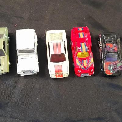 FIVE HOT WHEEL COLLECTABLE CARS