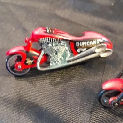 FIVE COLLECTABLE HOT WHEELS MOTORCYCLES