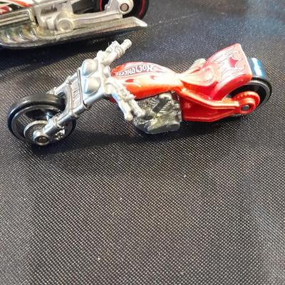 FIVE COLLECTABLE HOT WHEELS MOTORCYCLES