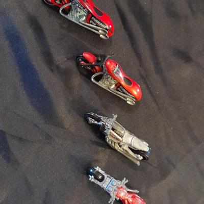 FIVE COLLECTABLE HOT WHEELS MOTORCYCLES