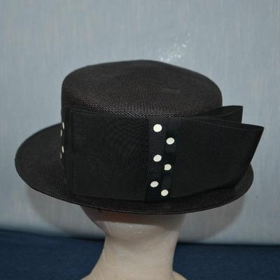 LOT 338. TWO LADIES VINTAGE HATS