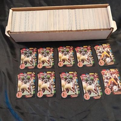 COLEGIETE WILD CARDS FOOTBALL SPORTS CARDS BOXED SET