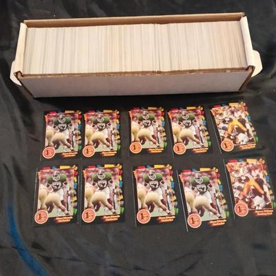COLEGIETE WILD CARDS FOOTBALL SPORTS CARDS BOXED SET
