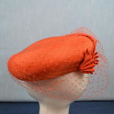 LOT 342. VINTAGE LADIES HAT
