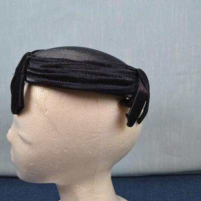 LOT 344. TWO VINTAGE LADIES HATS