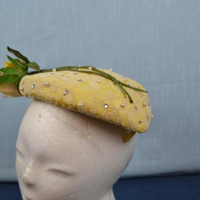 LOT 344. TWO VINTAGE LADIES HATS