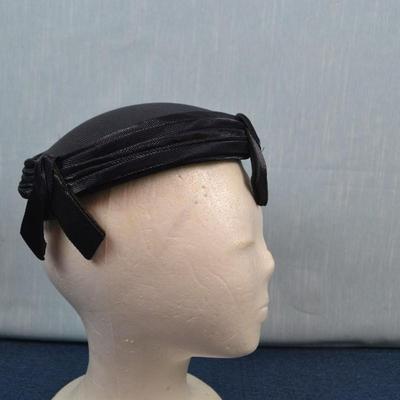 LOT 344. TWO VINTAGE LADIES HATS