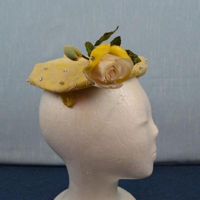 LOT 344. TWO VINTAGE LADIES HATS