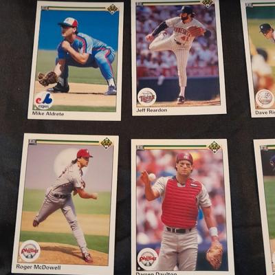 1990 UPPER DECK BASEBALL SPORTS TRADING CARDS BOXED SET