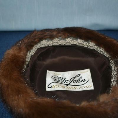 LOT 348. VINTAGE LADIES FUR HAT