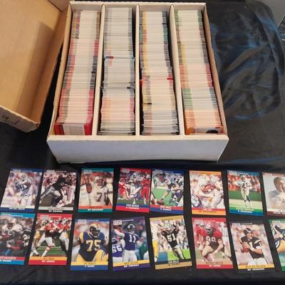 1990 PRO 1 BOX SET LARGE FLAT FOOTBALL TRADING SPORTS CARDS