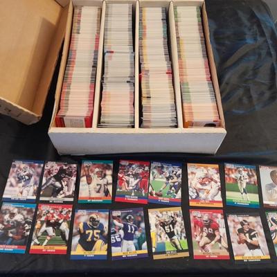1990 PRO 1 BOX SET LARGE FLAT FOOTBALL TRADING SPORTS CARDS