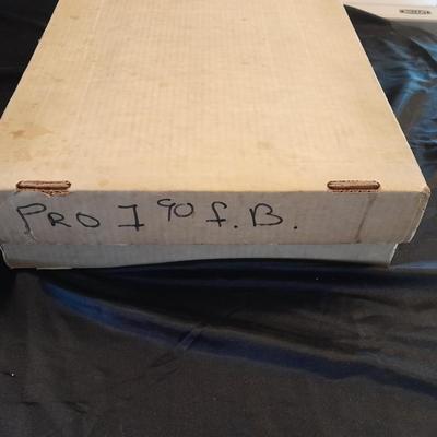 1990 PRO 1 BOX SET LARGE FLAT FOOTBALL TRADING SPORTS CARDS